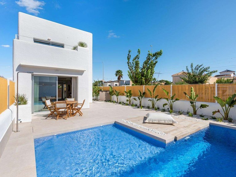 Villa for Sale in Los Alcazares, Murcia 5