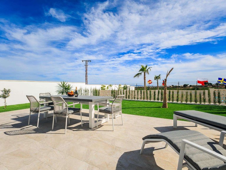 Villa for Sale in Lo Romero Golf, Alicante 48