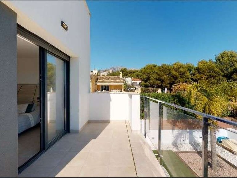 Villa for Sale in La Nucia, Alicante 23