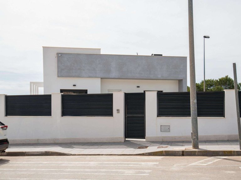 Villa for Sale in Pinar De Campoverde, Alicante 38