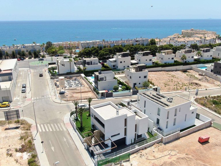 Villa for Sale in Campoamor, Alicante 5