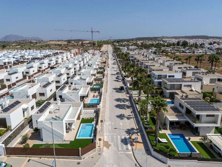Villa for Sale in Vistabella Golf, Alicante 13