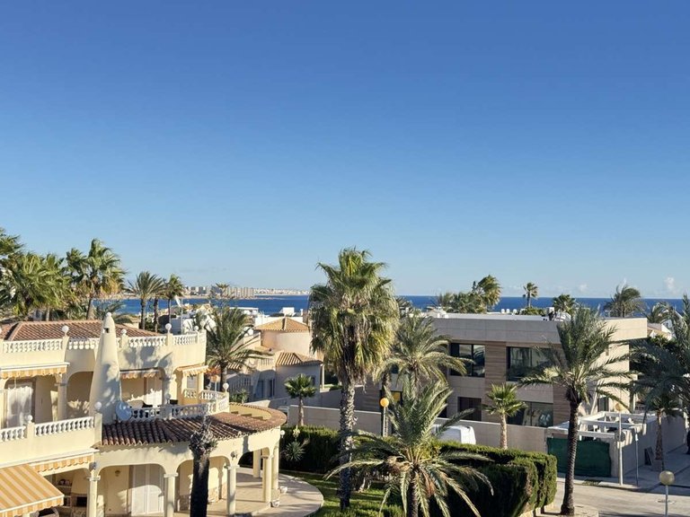 Villa for Sale in Cabo Roig, Alicante 25