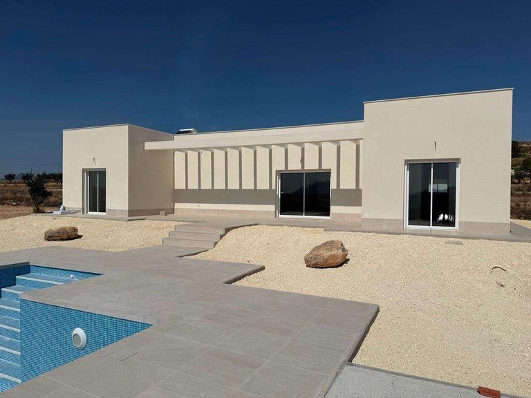 Villa for Sale in Pinoso, Alicante 5