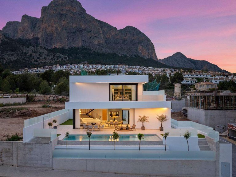 Villa for Sale in Polop, Alicante 4