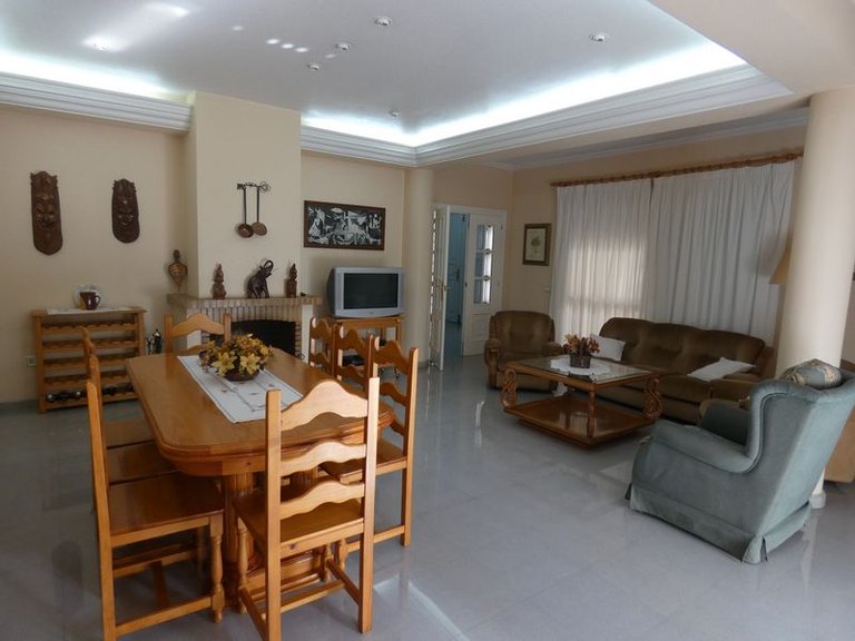 Villa for Sale in Almoradi, Alicante 11