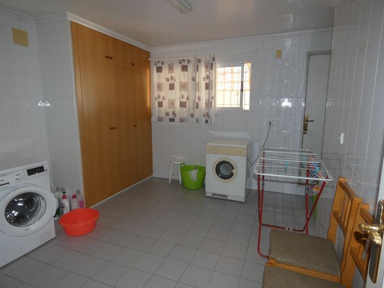 Villa for Sale in Almoradi, Alicante 36