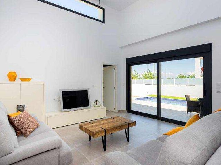 Town House for Sale in Daya Nueva, Alicante 7