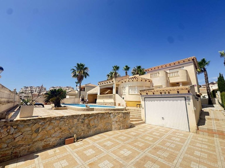 Villa for Sale in Las Ramblas Golf, Alicante 34