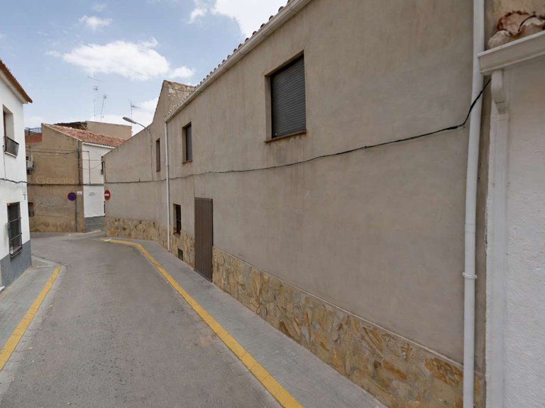 Villa for Sale in Alpera, Alicante 2