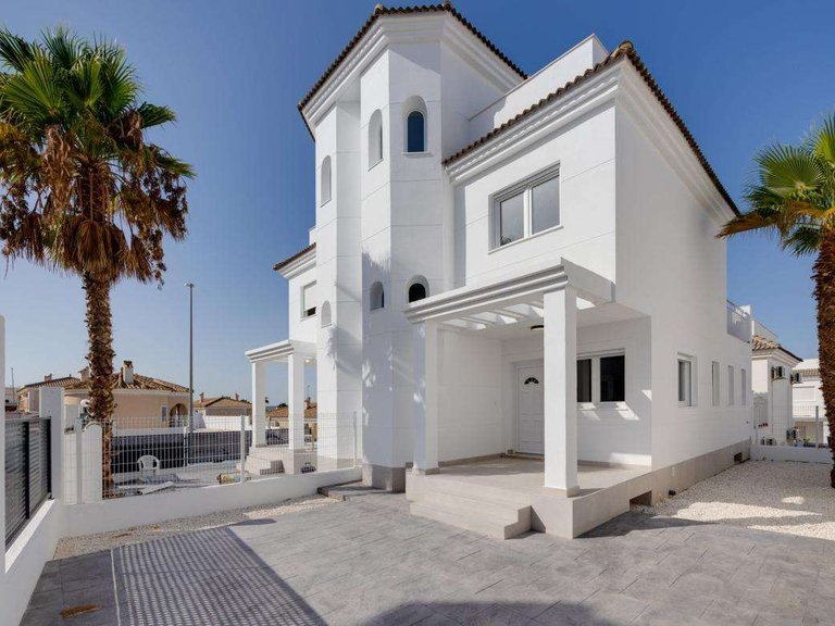 Villa for Sale in San Fulgencio, Alicante 1
