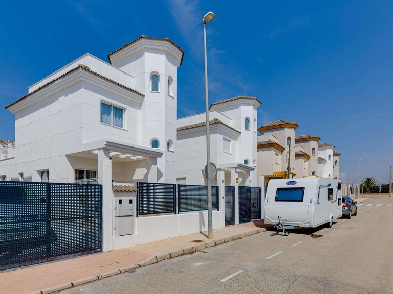 Villa for Sale in San Fulgencio, Alicante 41