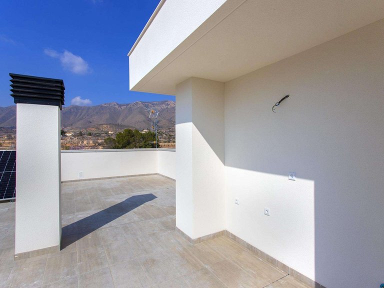 Villa for Sale in HondÃ³n De Las Nieves, Alicante 32