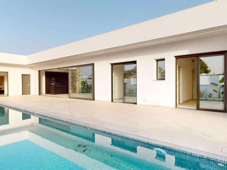 Villa for Sale in Los Alcazares, Murcia 4