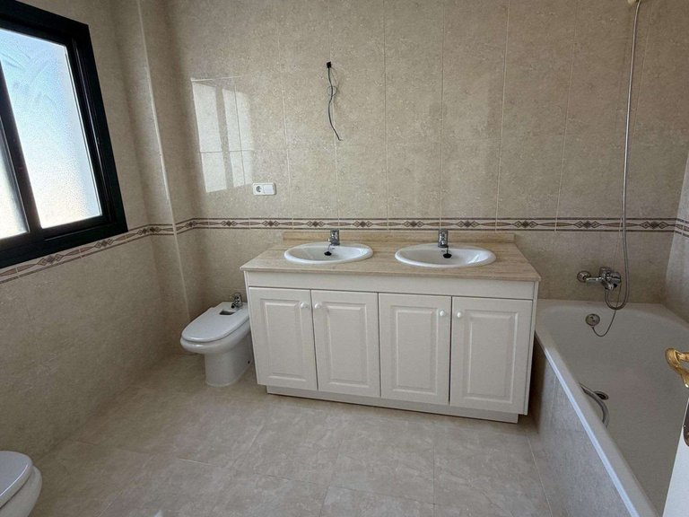 Apartment for Sale in Lomas De Campoamor, Alicante 16