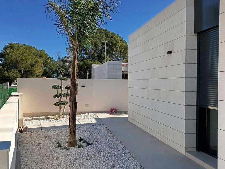 Villa for Sale in Lo Romero Golf, Alicante 25