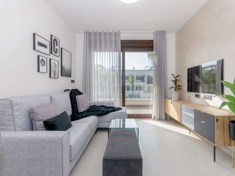 Villa for Sale in Torrevieja, Alicante 3