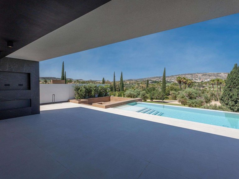 Villa for Sale in La Finca Golf And Spa Resort, Alicante 5