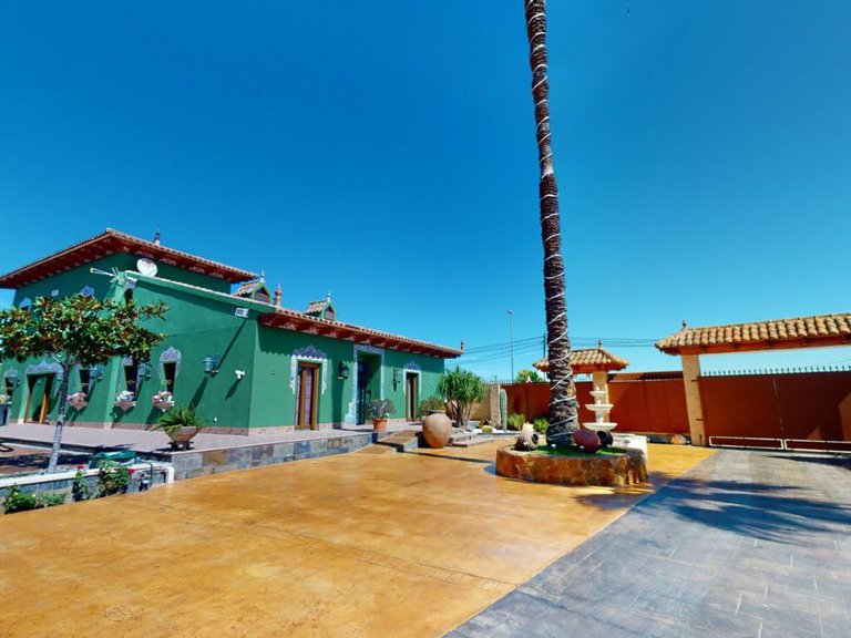 Villa for Sale in Almoradi, Alicante 1