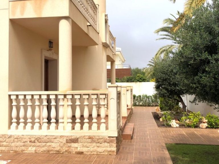 Villa for Sale in Cabo Roig, Alicante 24