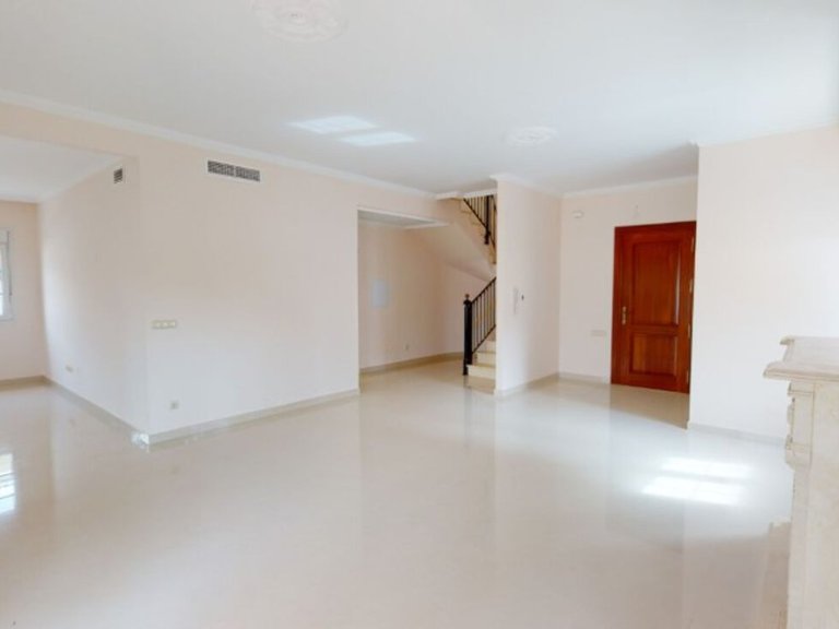 Villa for Sale in Cabo Roig, Alicante 4