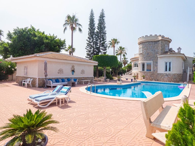 Villa for Sale in Ciudad Quesada, Alicante 1