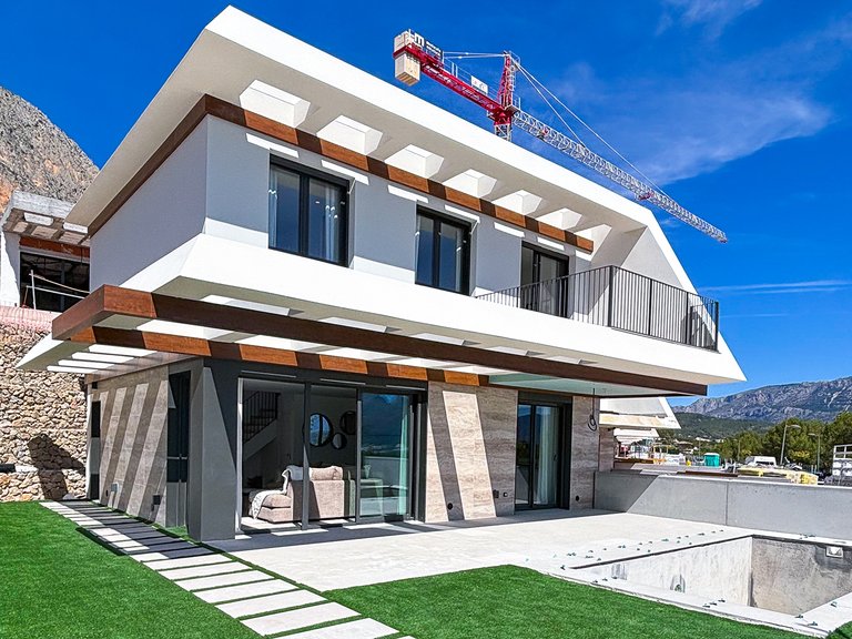 Villa for Sale in Polop, Alicante 2