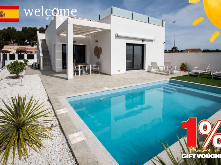 Villa for Sale in Pinar De Campoverde, Alicante 1