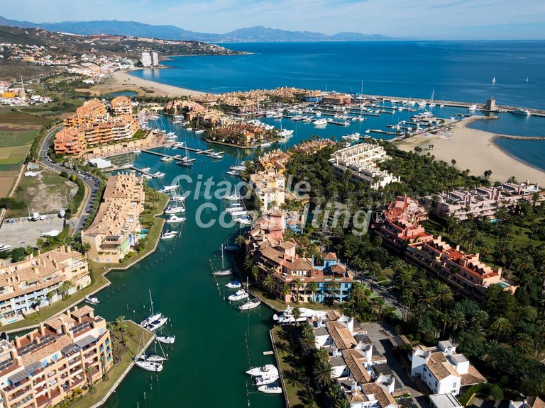 Villa for Sale in Sotogrande, Malaga 19
