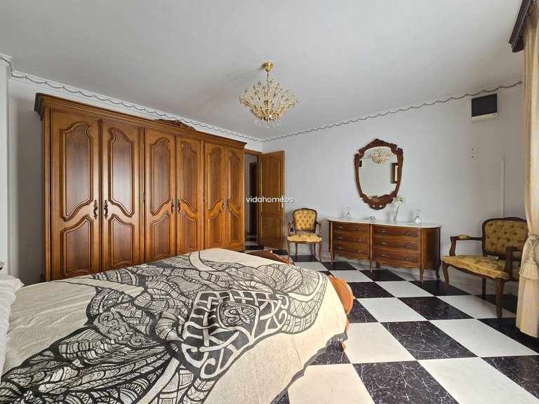 Villa for Sale in Oliva, Valencia 12