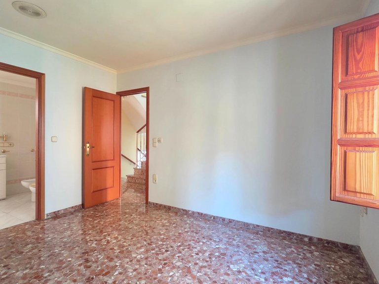 Villa for Sale in Oliva, Valencia 4