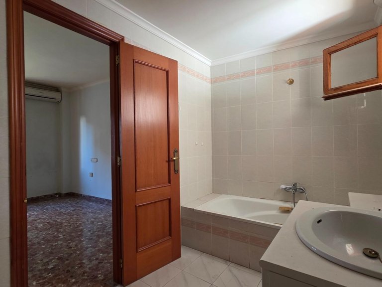 Villa for Sale in Oliva, Valencia 13