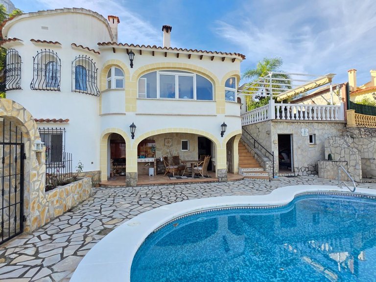Villa for Sale in Denia, Alicante 1
