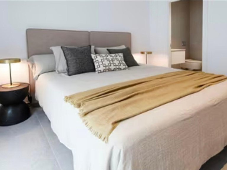 Villa for Sale in Guardamar Del Segura, Alicante, 17