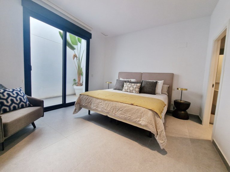 Villa for Sale in Guardamar Del Segura, Alicante, 31