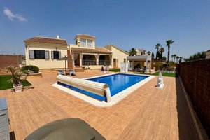 Villa for Sale in Hacienda Del Alamo Golf Resort, Murcia