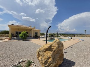 Villa for Sale in Pinoso, Alicante