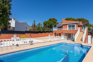 Villa for Sale in Torrevieja, Alicante