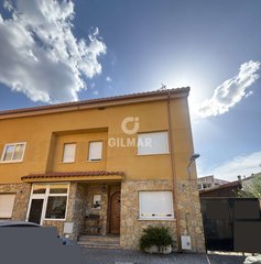 Town House for Sale in Navalafuente, Madrid
