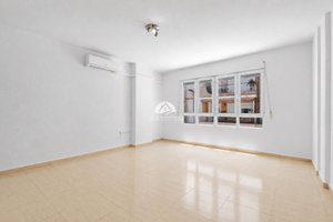Apartment for Sale in Puerto Deportivo Torrevieja, Alicante