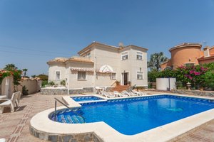 Villa for Sale in Campo De Golf La Marquesa Rojales – Ciudad Quesada, Alicante