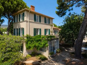 Villa for Sale in St Cyr Sur Mer, Provence Coast (cassis To Cavalaire)