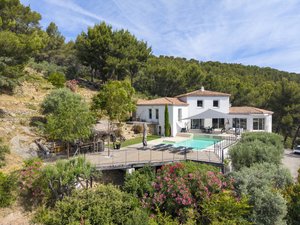 Villa for Sale in St Cyr Sur Mer, Provence Coast (cassis To Cavalaire)