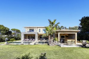Villa for Sale in Saint Tropez, St. Tropez, Grimaud Area
