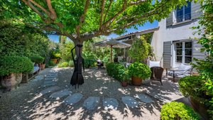 Villa for Sale in Maussane Les Alpilles, Alpilles (saint Remy, Maussane, Arles)