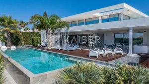 Villa for Sale in Albufeira, Albufeira