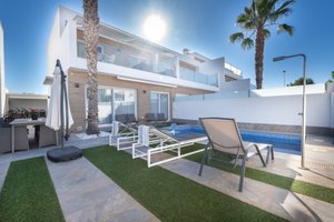 Villa for Sale in San Pedro Del Pinatar, Murcia