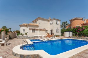 Villa for Sale in Ciudad Quesada, Alicante