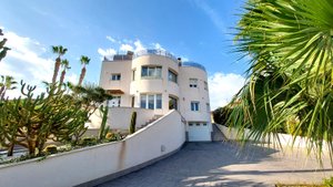 Villa for Sale in Los Balcones,Alicante