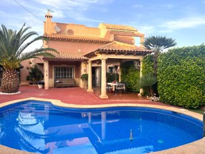 Villa for Sale in Los Balcones,Alicante